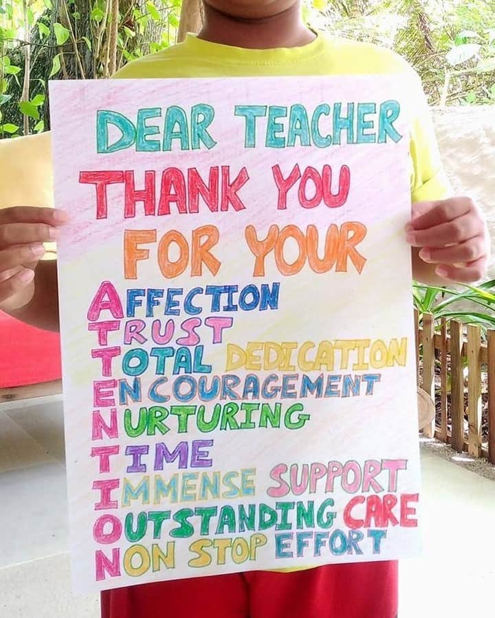 unicefさんのインスタグラム写真 - (unicefInstagram)「Know a teacher who deserves our thanks? Comment below to brighten their day with a kind message from the Maldives.⠀ ⠀ Around 1.5 billion children have been affected by school closures during COVID-19. To protect their future, we're calling on governments to work with teachers, parents and young people to prioritise schools in reopening plans and take all possible measures to reopen safely. @unicefmaldives #ThankYouTeacher #MondayMotivation」9月14日 13時15分 - unicef