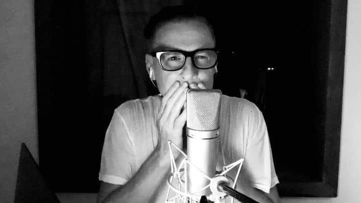 ブライアン・アダムスのインスタグラム：「Depend On Me. A song from the 1991 album “Waking Up The Neighbours”.  I'm is singing live to the original TV track and filmed it on my iPhone, September 2020. See the whole video on the link in the bio.  When you're losin' direction Baby you can depend on me For a little love and affection - you can depend on me If ya feel broken hearted and you just can't get started You can depend on me Ya know it's never easy and when you're feelin' blue There'll be times you feel so empty ya sometimes I feel it too  Like sister to brother - father to mother We live for each other - we're lover to lover As deep as an ocean - filled with emotion I'm forever open - can't you see Baby you can depend on me Depend on me - depend on me  For someone to rely on and a shoulder to cry on You can depend on me If you're in need of some kindness And you can't seem to find it - you can depend on me Well there ain't no need to worry you know we'll get along Those dark clouds may surround you But together we'll be strong  Your love is a guiding light I've been watchin' it shine - shine on baby When hard times are all around  And there's miles and miles of dirty road - depend on me There's no need to carry that heavy load - depend on me When hope is gone and all is lost Just reach out - take my hand I'll be there - I'll be your man  You can depend on me…  #bryanadamsdependonme #bryanadamswakinguptheneighbours」