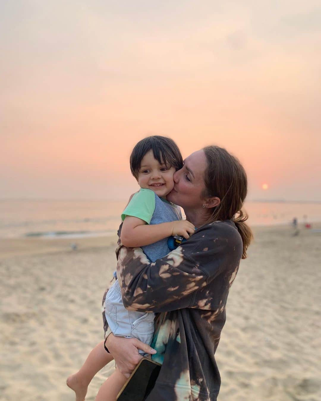 クリスティン・ヒルデブランドのインスタグラム：「Quick work trip to LA (that Rhett crashed) but here’s the highlight. Heart FULL🥰」