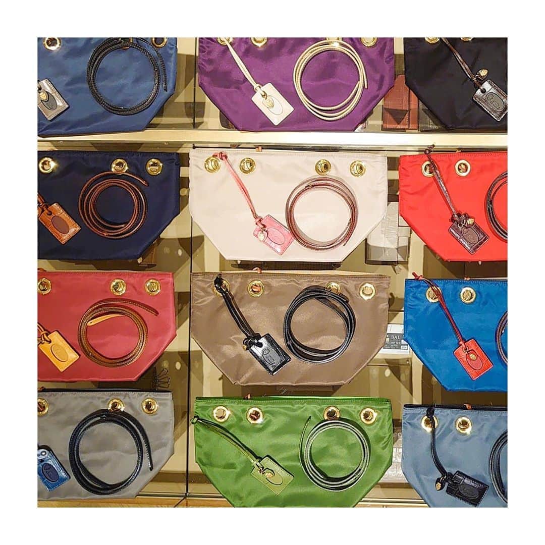 Felisi Japan 〔フェリージ〕さんのインスタグラム写真 - (Felisi Japan 〔フェリージ〕Instagram)「【フェリージ 京都店】 . 9/18(金)～9/27(日)の期間、京都店と神戸店にて 「フェリージ カスタムオーダーフェア」を開催いたします。 . 人気の高いレディースバッグ２型をベースに、 ナイロンボディ・レザーハンドル・金具の色を自由に組み合わせていただけ、 その場でお持ち帰りも可能なのも魅力の1つです。 ぜひ、この機会にお立寄りください。 . . . #felisi #bag #customorder #orderfair #handbag #color #womensbag #フェリージ #フェリージセレクション #カスタムオーダー #オーダーフェア #レディスバッグ #京都BAL #神戸BAL #バッグ #かばん #鞄」9月14日 14時06分 - felisi_japan