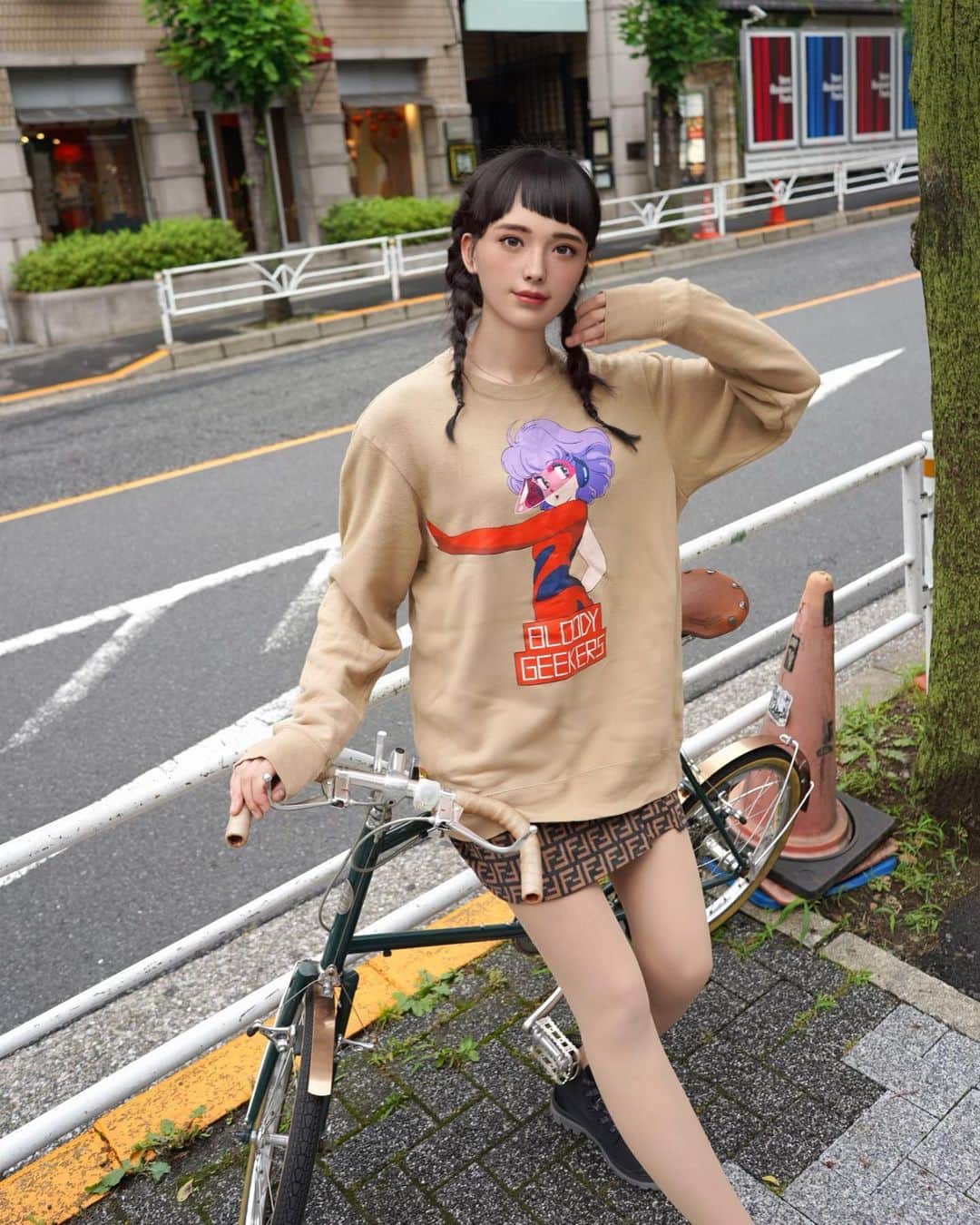 RIA（リア）さんのインスタグラム写真 - (RIA（リア）Instagram)「🐰🚲💨💨💨🎶﻿🎶🎶 Bicycle debut from today﻿ Riding the refreshing breeze﻿ Chasing the flowing clouds﻿ I'm too happy...........🌿﻿ ﻿ 今日から自転車デビュー®️﻿ 爽やかな風に乗って﻿ 流れ雲を追いかける﻿ 朝ノ出勤がより楽しくなった🎶﻿ ルンルンなわたし🐰💕﻿ ﻿ 今天是我毕业后第一次骑自行车出行🚲﻿ 乘着清风,追着流云,哼着歌﻿ 自由的幸福也不过如此……❤︎﻿ ﻿ #Rialife#自転車デビュー#秋風#流れ雲#秋コーデ#クリィミーマミ#undercover#fendi#fashion#autumnfashion#happinessisfree#hormonalhealth#peace#happinesseverywhere#nowyouknow#sustainable#instagood#chance#betterword#neverever#oneworld#loveislove 🐾♫♪﻿」9月14日 14時55分 - ria_ria_tokyo