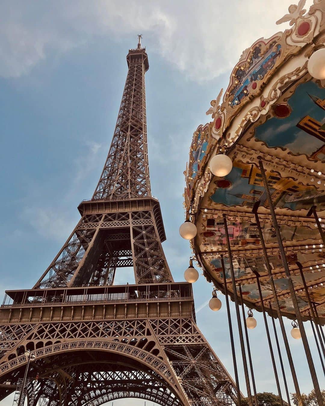 イザベル・グラールさんのインスタグラム写真 - (イザベル・グラールInstagram)「Paris ❤️ Ooh la la!」9月15日 1時58分 - izabelgoulart