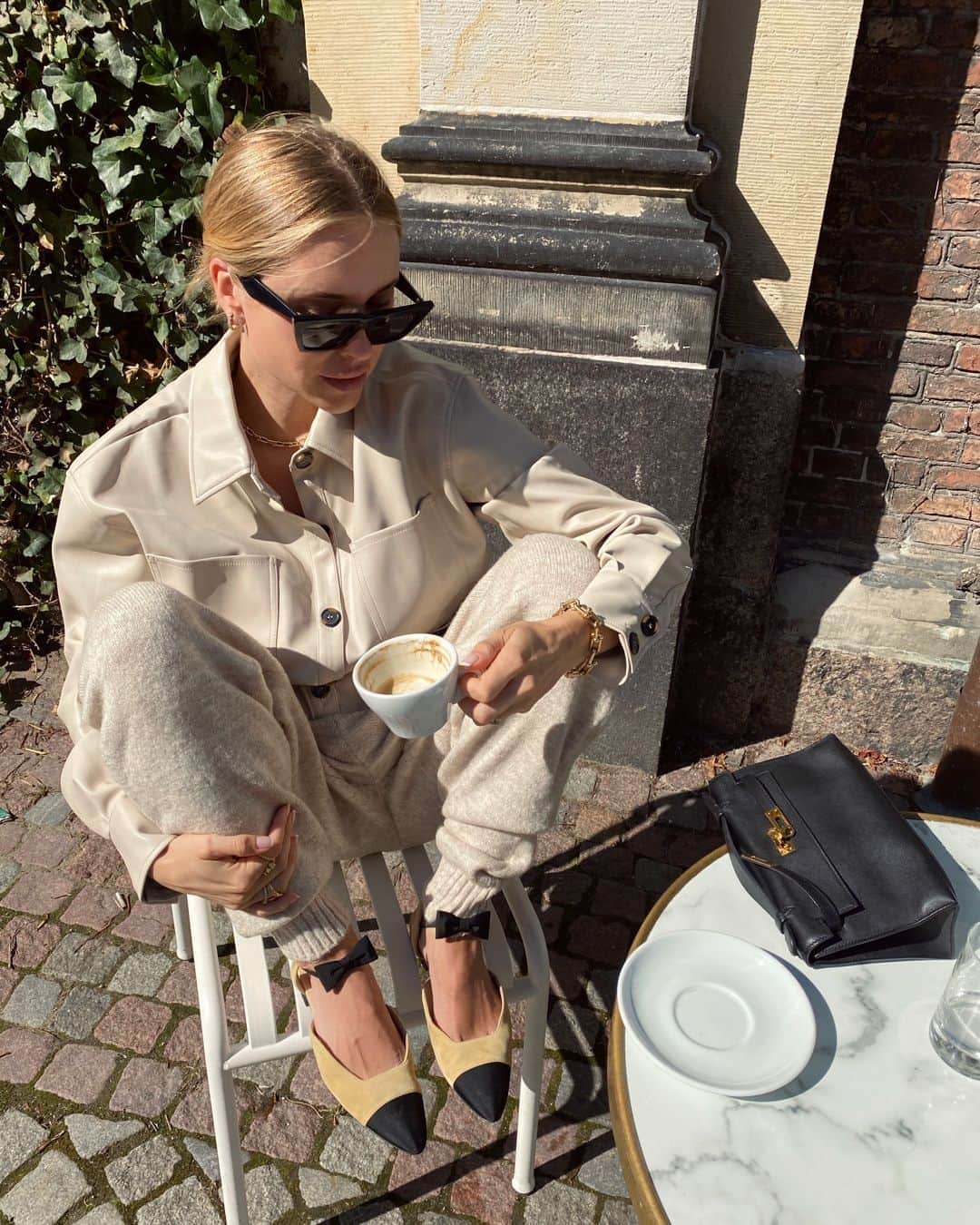 MANGOさんのインスタグラム写真 - (MANGOInstagram)「Looking for deco inspiration? Go to our IG Stories and discover @pernilleteisbaek 's favourites! Her dream designer piece, an IG account to follow and much more awaits you in The Mango List.⁣ #MangoLifestyle #MangoGirls」9月15日 0時48分 - mango