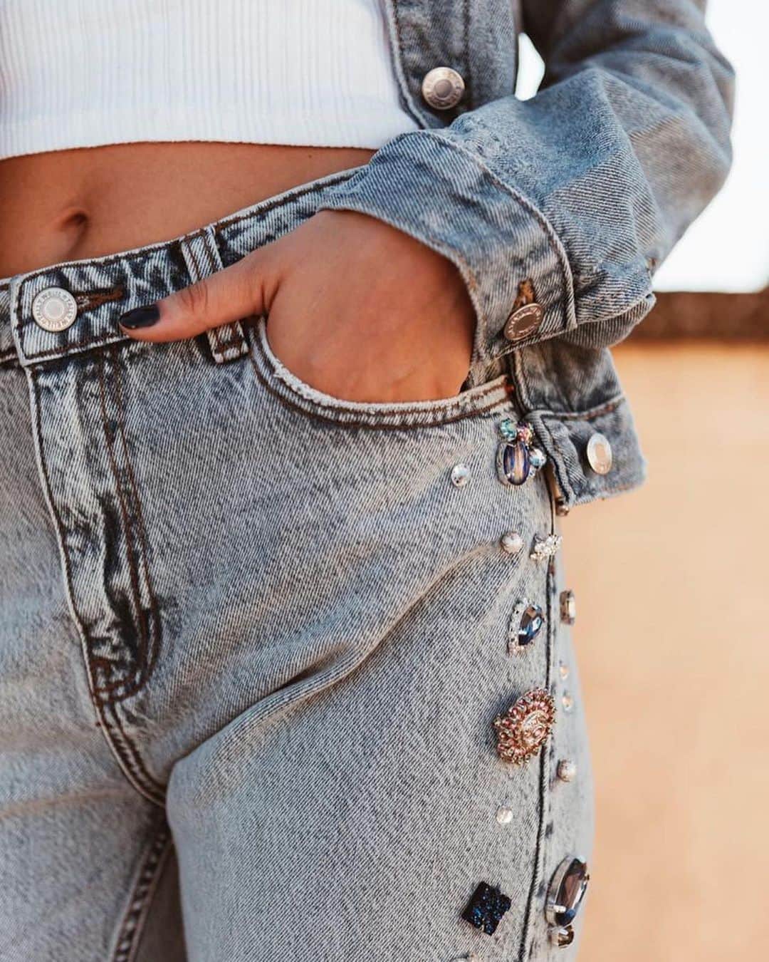 TALLY WEiJLさんのインスタグラム写真 - (TALLY WEiJLInstagram)「Just as cool and comfy, only way more unique. Adorned by hand with shiny rhinestones, jewels and Swarovski crystals. And with love💙 ⁠⠀ Babe @ggretu in our one-of-a-kind Limited Edition Denim pieces ⁠⠀ ⁠⠀ 🔎 SJADEDIANA-BLU021 (Crystal Embellished Denim Jacket) ⁠⠀ 🔎 SPADEMARIE-BLU021 (Crystal Embellished Mom Jeans)⁠⠀ ⁠⠀ #TALLYWEiJL #LimitedEdition #Swarovskicrystals #denim」9月15日 0時44分 - tally_weijl