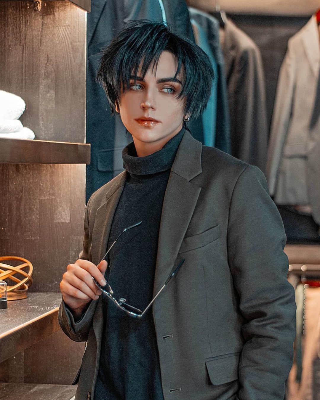 Gesha Petrovichさんのインスタグラム写真 - (Gesha PetrovichInstagram)「Once im just bought some clothes for daily wear and realized its full set for  Mamoru Chiba  aka Tuxedo Mask costet 😂😂😂😂 Send to you childhoods vibes 🙏❤️ Ph @maedamiva  Subscribe to get more photos and exclusives🌶️👇 onlyfans.com/gesha_p」9月15日 0時46分 - petrovichgesha