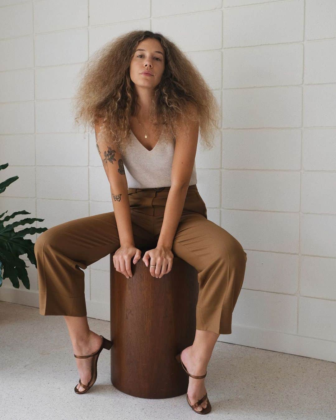 Club Monacoのインスタグラム：「"My personal style reflects my creativity, attitude, and affections. How and what I wear changes with my mood, the season and setting." - @kelseylheinze reflecting on her personal style. #35YearsOfClub」
