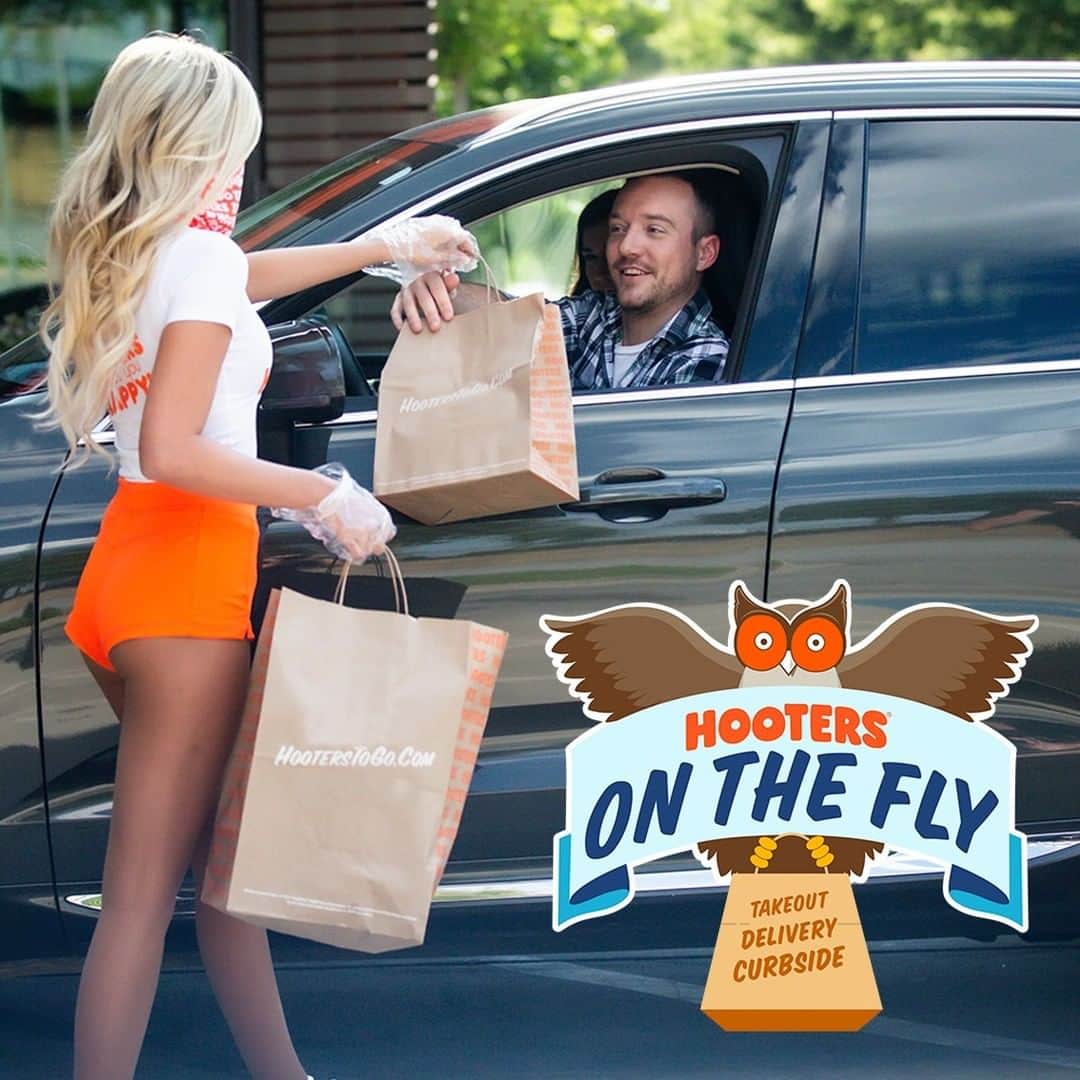 Hootersさんのインスタグラム写真 - (HootersInstagram)「Hooters on the Fly is here! Delivery. Takeout. And now, introducing Curbside at more than 160 locations nationwide!   All made easier with 4 simple steps. 👉  Use code ONTHEFLY20 for 20% off $30+ orders or code ONTHEFLY25 for 25% off $50+ orders on HootersOnTheFly.com or our app.   *Valid at participating locations only. Cannot be combined with other offers.」9月15日 1時00分 - hooters