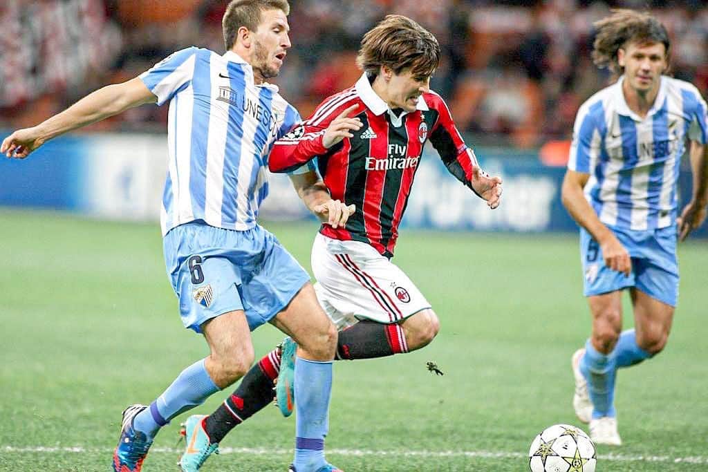 ボージャン・クルキッチのインスタグラム：「Es una lástima que un gran jugador como Ignacio Camacho se retire por culpa de una lesión.  Pero las circunstancias no podrán empañar lo que ha demostrado durante todo este tiempo: que es un enorme futbolista con un brillante gen competitivo.  Ha sido un placer compartir esta profesión con él, casi desde el primer día, en la @sefutbol, vivir grandes momentos juntos y conocer de cerca a una persona de la que presumo de ser su amigo // A great shame that a brilliant player like Ignacio Camacho has had to retire due to injury. But these circumstances don't overshadow what he has shown throughout his career: that he's a terrific player with outstanding competitive spirit. A pleasure to have been teammates, almost right from the very beginning, at @sefutbol, shared great moments together and to have really got to know someone I'm able to call my friend @camachoignacio」
