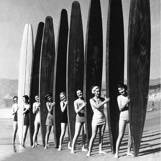 BILLABONG WOMENSさんのインスタグラム写真 - (BILLABONG WOMENSInstagram)「Want to be a Betty and win a new bikini? Re-create a vintage photo of Betty's from back in the day - treat your image in a retro way, tag us @billabongwomens and #ABikiniKindaLife for a chance to win!   US residents only. Must be 18+. Winner selected at random on 9/21/2020.」9月15日 1時02分 - billabongwomens
