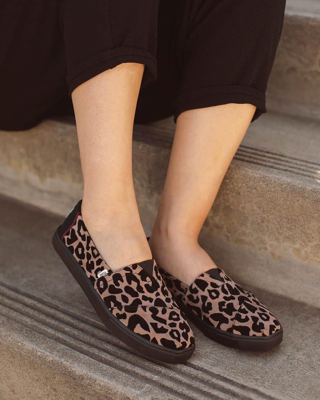 トムズシューズのインスタグラム：「People-powered giving meets an animal-inspired print. Wild, isn't it? 📷 The Alpargata Cupsole in Leopard⁠⠀」