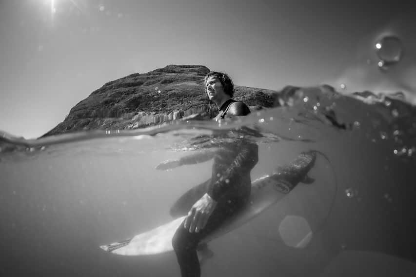 ジョーディ・スミスさんのインスタグラム写真 - (ジョーディ・スミスInstagram)「Surfed Hoek early last week with @mikeyfebruary We paddled out on the dead low and it was an absolute mess. Rips all over the place and non stop close outs. So I decided to run 2 kilometers down the beach and see if it was any better there. Turns out it was worse as the tide had come in too much so myself and @ducky_staples ran back to the Hoek paddled out and had one of my better surfs I’ve had there. Thanks for capturing the moment after the mission 📷@sachaspex @oneillusa got to love the chase #capetown」9月15日 1時15分 - jordysmith88