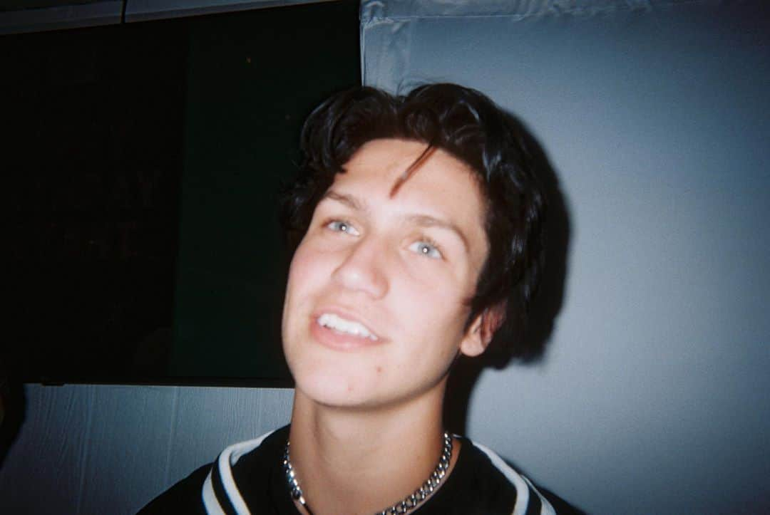 Bryant Eslavaさんのインスタグラム写真 - (Bryant EslavaInstagram)「/ I LEFT A DISPOSABLE CAMERA AT EVERY TABLE @ MY BDAY DINNER-⭐️ here are some of the results:」9月15日 1時23分 - bryant