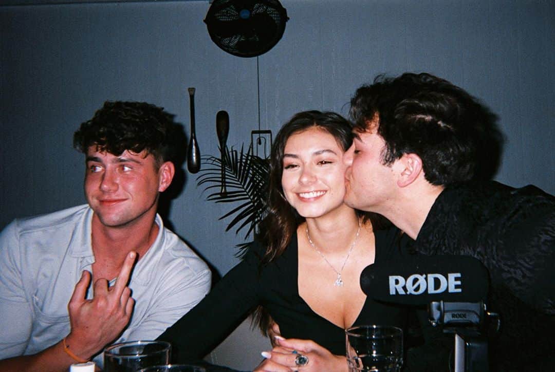 Bryant Eslavaさんのインスタグラム写真 - (Bryant EslavaInstagram)「/ I LEFT A DISPOSABLE CAMERA AT EVERY TABLE @ MY BDAY DINNER-⭐️ here are some of the results:」9月15日 1時23分 - bryant