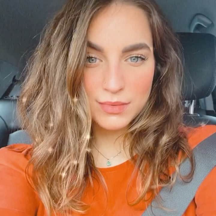 Bruna Unzuetaのインスタグラム：「🦁」