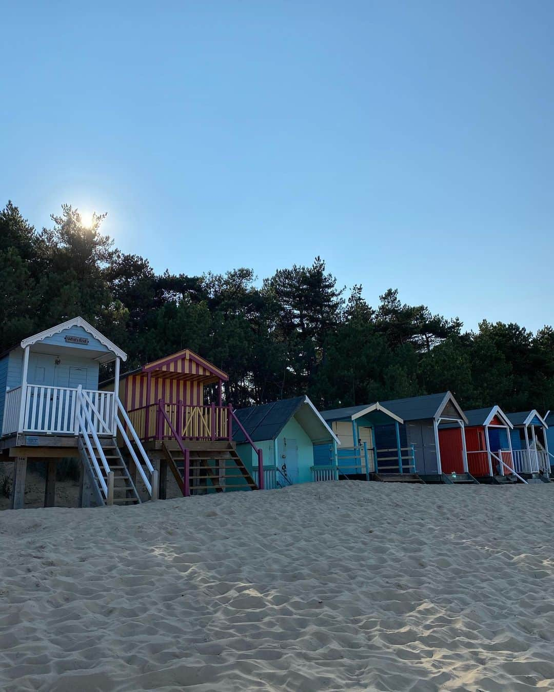 ジム・チャップマンさんのインスタグラム写真 - (ジム・チャップマンInstagram)「Beach day ☀️ 🏖 🍦」9月15日 1時56分 - jimchapman