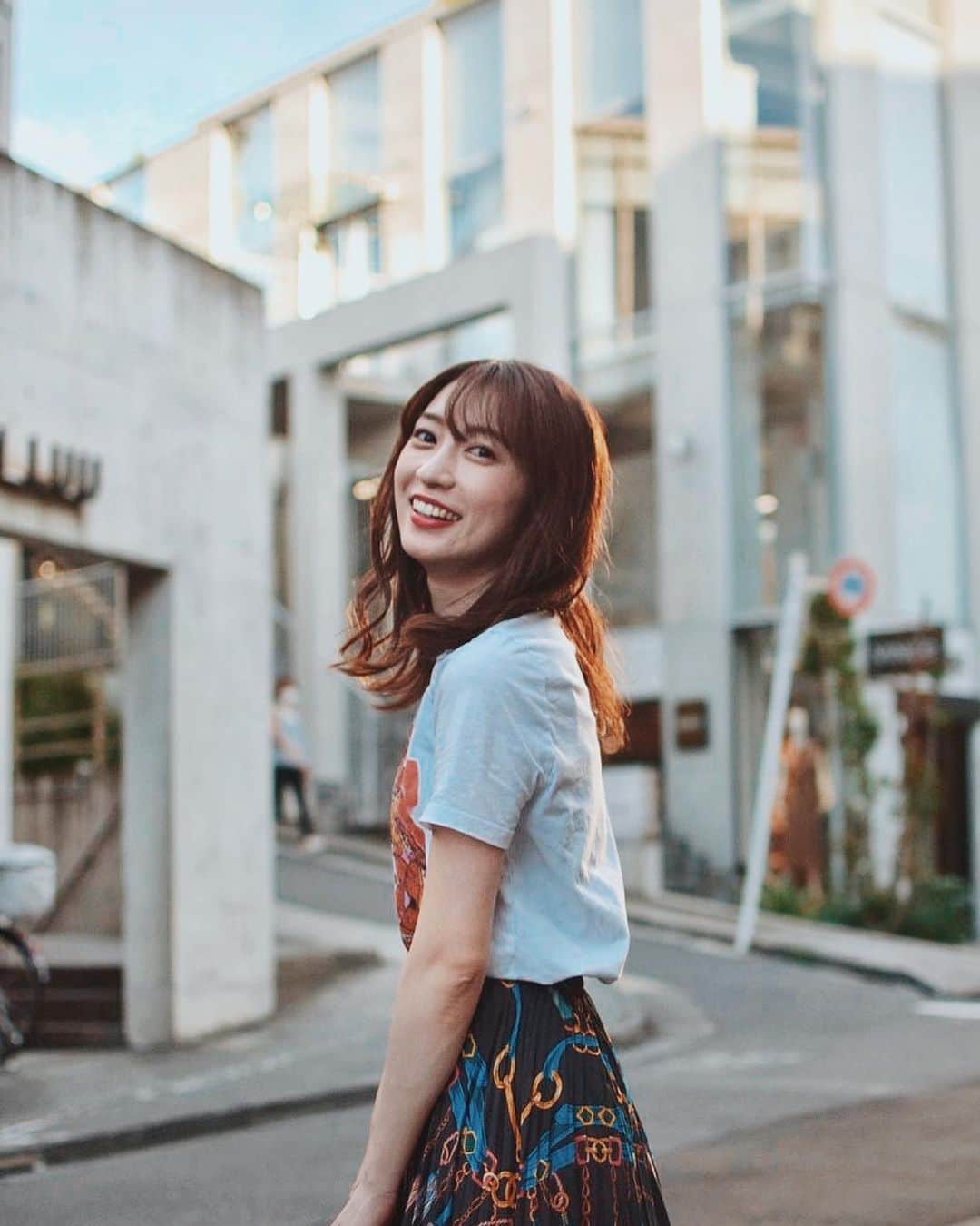 瀬口かなのインスタグラム：「うららさん @ulala_utauhito が撮ってくれた📸 ． ． ． 今日はオフだったんだけどなんか異常に眠くて、起きたり寝たりを繰り返し…やっと今目が覚めてきた🥱そんな日があってもいいよね😂 ． ． #instadaily #表参道 #ポートレート」
