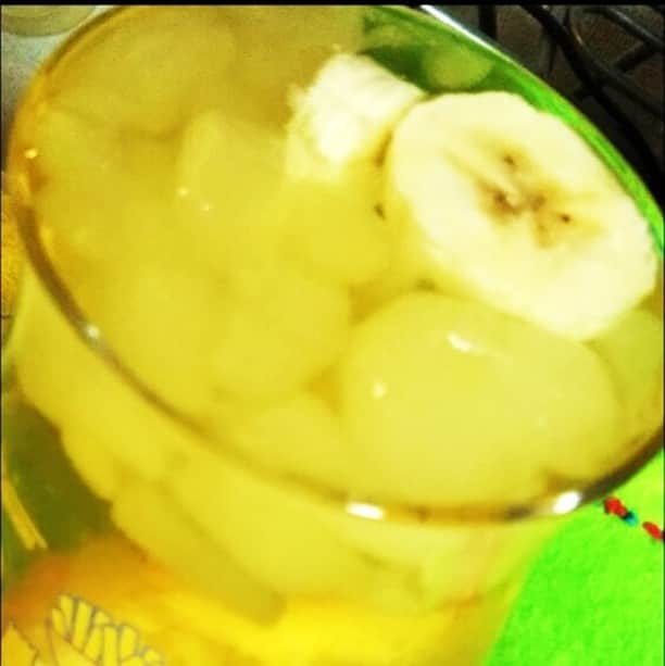 のインスタグラム：「【おすすめ！#アイスボックスレシピ】 今日も一日お疲れ様です！ アイスボックスレシピでおいしくクールダウンしませんか？  「k.nabeさん」が考案してくれた 『ICEBOXグレープフルーツ in ウィスキー🎵』  トッピングにバナナ🍌をスライスしています✨ ちなみに 東京ピーナッツマニアの小箱をコースターにリメイク済  #アイスボックス #ICEBOX #バナナ #ウイスキー」