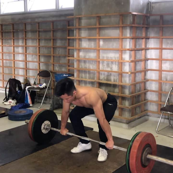 近内三孝のインスタグラム：「Press 95kg PR!!  #weightlifting #power」