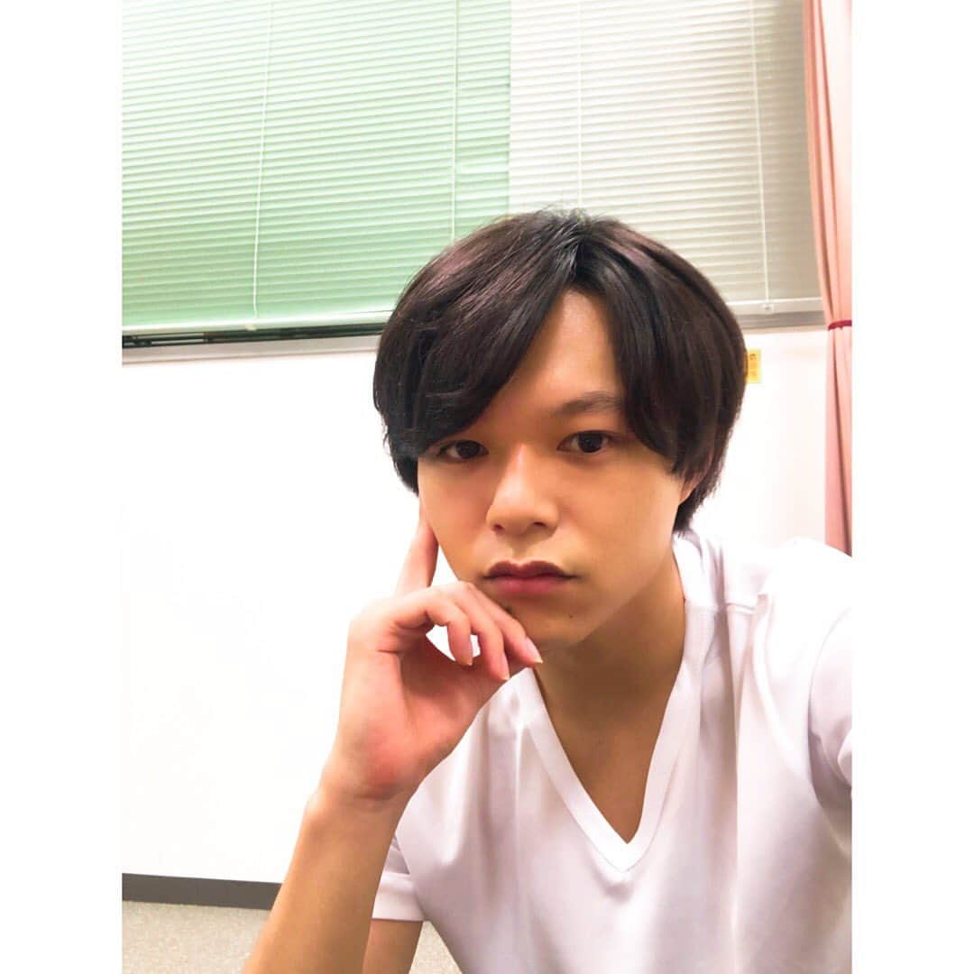 志村玲於さんのインスタグラム写真 - (志村玲於Instagram)「今日は19時から！ がんばるでででい！ 左のケーキは沖野さんから めためた美味しかった」9月14日 18時48分 - reoshimura0129