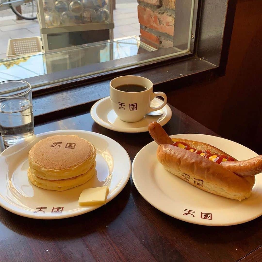 古着女子さんのインスタグラム写真 - (古着女子Instagram)「＼レトロパンケーキが食べられる喫茶店🥞／  可愛くておしゃれ♡ 東京でレトロなパンケーキが食べられる喫茶店をご紹介します🍴  ☕️喫茶ちゃっぷ 東京都町田市中町1-17-4 町田中町第１ビル  ☕️珈琲 王城 東京都台東区上野6-8-15  ☕️ウエスト青山ガーデン 東京都港区南青山1-22-10  ☕️シビタス 東京都大田区西蒲田7-69-1 東急プラザ蒲田 4F  ☕️珈琲天国 東京都台東区浅草1-41-9  気になったお店に是非行ってみてくださいね🧸💕  🏡古着女子がプロデュースする古着ショップを紹介🏡﻿ ・9090 ナインティナインティ @9090s_ 👖👟﻿ ・Spoon スプーン @spoon__store 🥄✨﻿ ・nemne ねんね @nemne_store 🌿🥛﻿ ﻿ ﻿ 🌼公式LINE@→@furuzyo で検索🌼﻿ LINE@だけのお知らせや古着の疑問にも答えます！﻿ ﻿ ﻿ 古着を素敵に着こなしてる女性の方をRepostでご紹介させていただきます🐒写真は全てご本人様に【掲載許諾】をとっております💓﻿ ﻿ ﻿#古着女子 #喫茶店 #レトロ喫茶 #パンケーキ #東京カフェ」9月14日 19時09分 - furuzyo