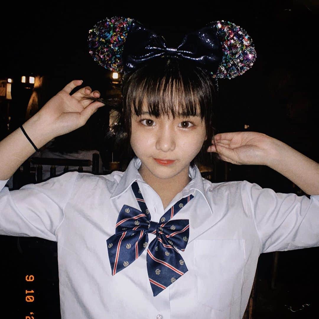 吉屋すえかさんのインスタグラム写真 吉屋すえかinstagram 悩みに悩んだ末このカチューシャにしたの ストーリーで27日wsの曲のリクエストとってるのでよろしくお願いします ディズニーコーデ Disneyland ディズニーカチューシャ 制服ディズニー