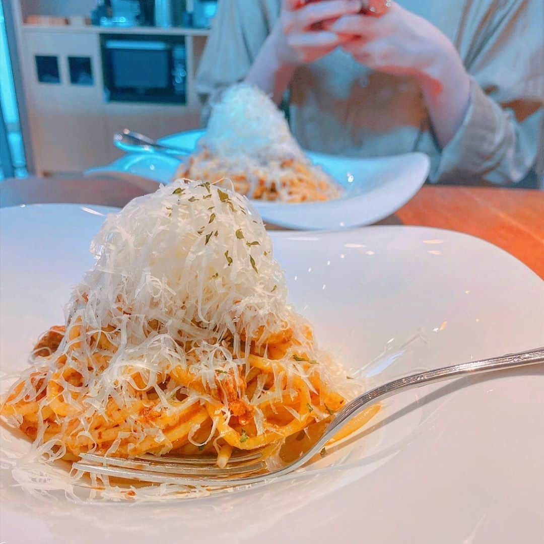 悠衣さんのインスタグラム写真 - (悠衣Instagram)「🍝 ・ ・ 年に数回しか食べないパスタ ・ ・ 美味しかった🤤 ・ ・ パスタ嫌いはわけじゃないのですが ・ ・ パスタよりうどん ・ うどんより蕎麦 ・ 蕎麦よりお米 ・ ・ という感じなので 食べる機会があまりないのです🍝✨ ・ ・ #パスタ#ボロネーゼ#チーズ#たっぷり#和風パスタ#が#本当は#1番好き#生麺#多分#美味#bolognese #ランチ」9月14日 19時13分 - yu1_1987