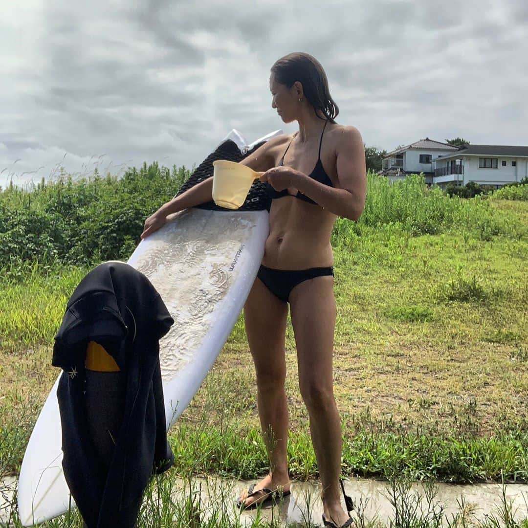 mitsuxmitsu24のインスタグラム：「I feel refreshed after surfing  * * 体のどこかが痛くても、多少体調が悪くても、とりあえず入ってみる。 上がってきたらいい感じw * #サーファーあるある #サーファー女子 #サーファー #サーファーガール #サーフィン #サーフィン女子 #サーフィンライフ #surfing #surfer #surfergirl #surfinglife #surflife #surfinglifestyle」