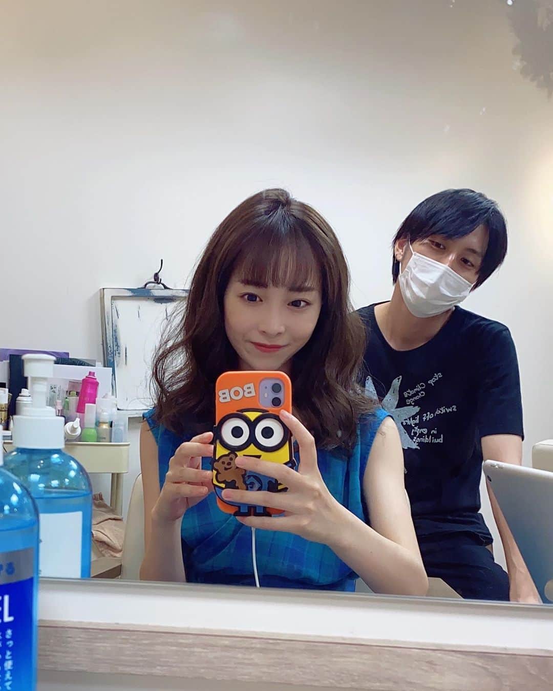 赤間有華のインスタグラム：「透け感が素敵な秋色カラー✨大学時代から、髪に魔法をかけてもらっています💇💫 。 #キタドコ#ヘアカラー#ヘアカット#秋色カラー #カーキグレージュ #haircolor#haircut」