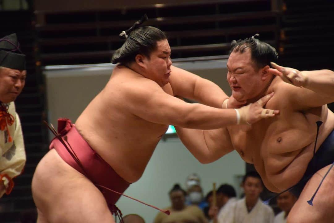 日本相撲協会さんのインスタグラム写真 - (日本相撲協会Instagram)「大相撲九月場所、２日目。  @sumokyokai  #大相撲 #sumo #相撲 #力士 #お相撲さん #japanphoto #sumowrestlers #japanculture  #九月場所 #9月場所 #秋場所 #九月場所全力応援 #貴景勝 #隠岐の海 #大栄翔#大栄翔 #正代 #妙義龍 #高安 #将豊竜 #cooljapan #3日目も目が離せない」9月14日 19時27分 - sumokyokai