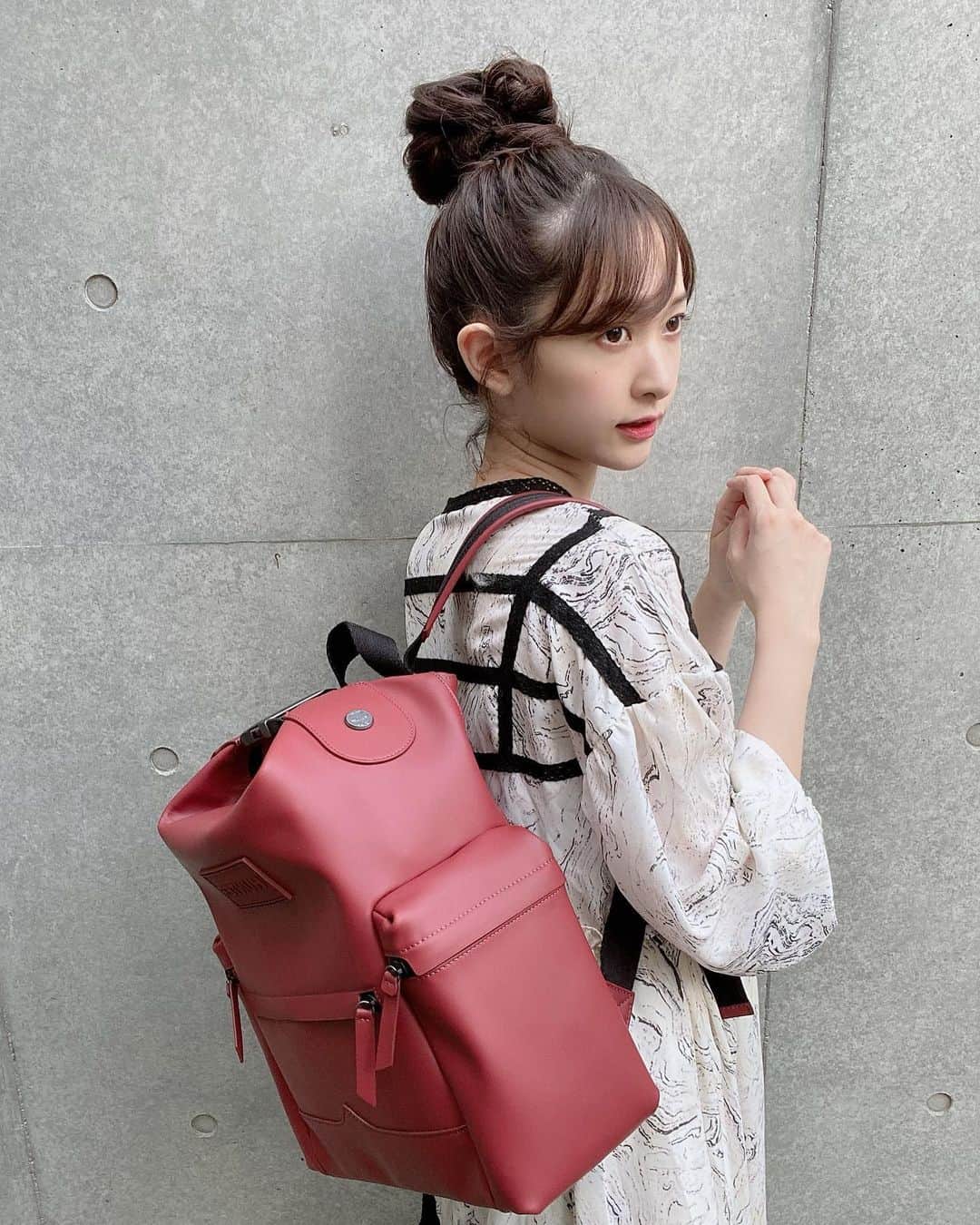のインスタグラム：「雨でも大丈夫なローファーとリュック♡﻿ ﻿ HUNTERだよ〜〜﻿ ﻿ ﻿ SIXIÈME GINZAにて9/30(水)まで ポップアップストア開催中みたいです♡﻿ ﻿ @hunterboots ﻿ #HunterOriginal」