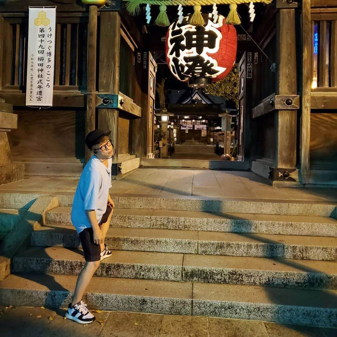 中上真亜子さんのインスタグラム写真 - (中上真亜子Instagram)「今夜のロンプクは⛩ 深夜歩きin櫛田神社近辺です🙏  日付が変わる頃から始め、深夜にどんな人たちがなんで歩いているのかを聞いて来ました、、、  愉快な方たちがたくさんいらっしゃいました☺️🥳🙏  24:15からオンエアです何卒」9月14日 19時30分 - maako_nakagami