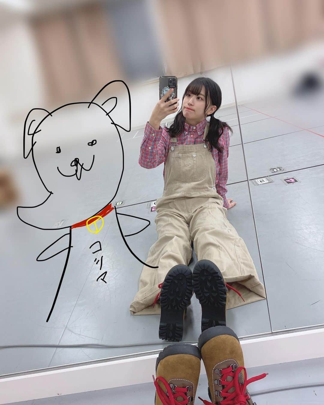 上西怜さんのインスタグラム写真 - (上西怜Instagram)「⠀ ペロペロ〜 小島飼育員とツーショット🐶 ⠀ ⠀ #ペロペロ #ムツゴレイさん ⠀」9月14日 19時31分 - jonishi_rei