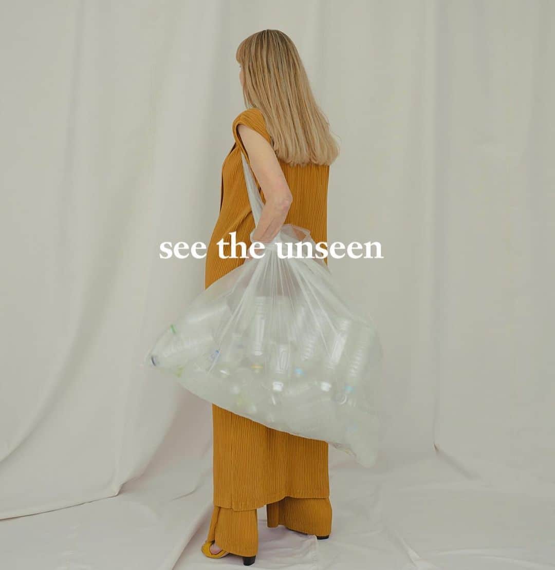 まつだみらいのインスタグラム：「🤍 とても素敵な試みのnewbrand  M_（エムアンダーバー） そしてとっても美しくて素敵な親子✨ 愛で溢れる時間でした♡  Photograph/ @yuuukikumagai  Direction＆Styling/ @otayukari  hair&makeup/mirai matsuda model/ @ellirose @maxinevancliffe」
