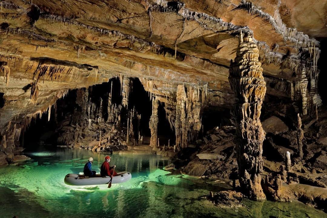 のインスタグラム：「Photo by Robbie Shone @shonephoto  Slovenia has many wonders, but to me it's famous for its river caves—it's the birthplace of speleology. Pictured here is Križna jama (cave), named after a nearby church of St. Cross (Sv. Križa). The cave features a chain of underground lakes with emerald green water. It's one of the few touristed caves in Slovenia that doesn't contain concrete pathways or harsh lighting, which is harmful to the cave environment. It's considered to be one of the most beautiful and best-preserved caves in Europe—and the world.」
