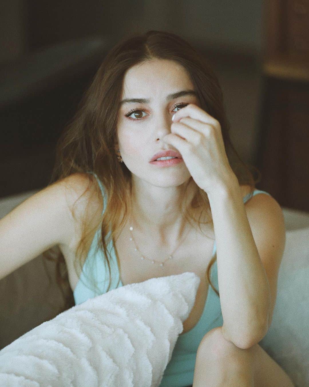 Ozge Gurelのインスタグラム：「🌻🌻」