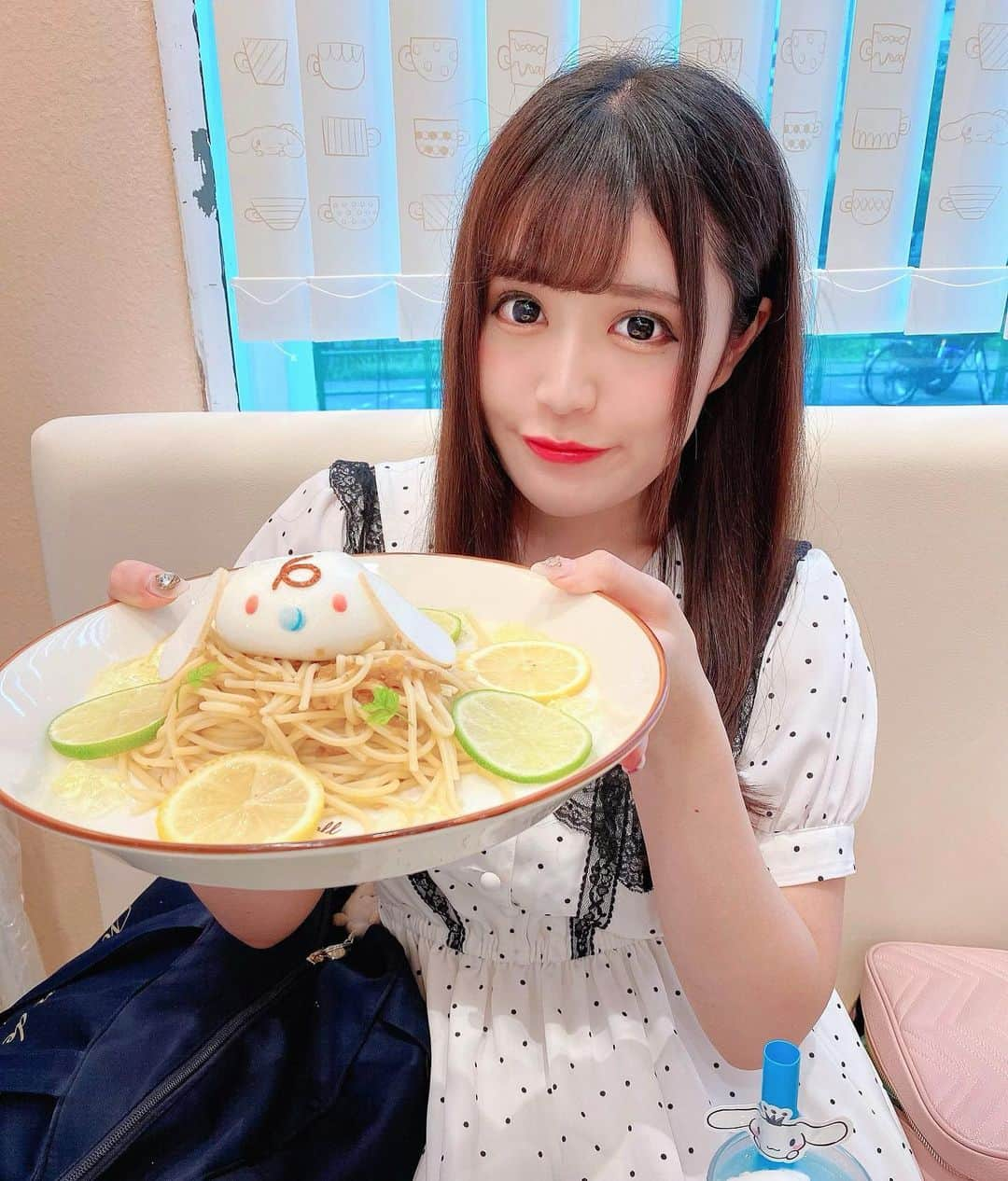 木咲りんさんのインスタグラム写真 - (木咲りんInstagram)「* ⋆﻿ 推しメンを食べまちた🥵🍼💋 ⋆ ⋆﻿ *  #idol#cosplay#cosplaygirl#japaneseidol#asiangirls#asianmodel#アイドル#ハニスパ#ハニースパイス#シナモン#偶像#粉我#コスプレ#コスプレイヤー#量産型コーデ#自撮り界隈#自撮り女子#ロリ#ロリコン#シナモロールカフェ#シナモンロール#みるくちゃん#乃木坂46好きな人と繋がりたい#シナモンカフェ#맛스타그램#맛집#카페#인스타푸드#木咲りん#りんぐらむ」9月14日 20時00分 - ringram_dayo