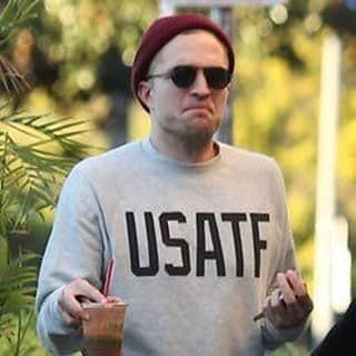 9GAGさんのインスタグラム写真 - (9GAGInstagram)「Me trying healthy smoothies #robertpattinson #healthy #smoothie #ew #9gag」9月14日 19時53分 - 9gag