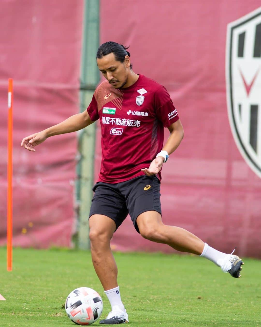 大崎玲央のインスタグラム：「🤙🏽🤙🏽🤙🏽 #visselkobe #ヴィッセル神戸」