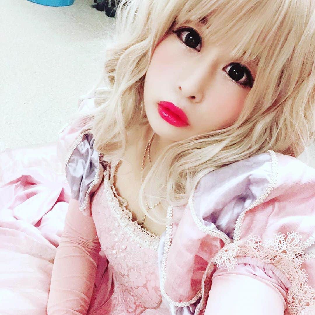 前田のののインスタグラム：「9/15 ①REMEMBER   ②夏祭り   ③マーメイド 9/16〜9/20   ①REMEMBER   ②マーメイド   ③REMEMBER  新宿ニューアートでお待ちしてます🙂 開演時間が13時半〜となってますので確認よろしくお願いします✨ 平日の1回目から来るとスピードくじがあるよ！お得✨  #前田のの  #ストリップ  #ストリップ劇場  #新宿ニューアート」
