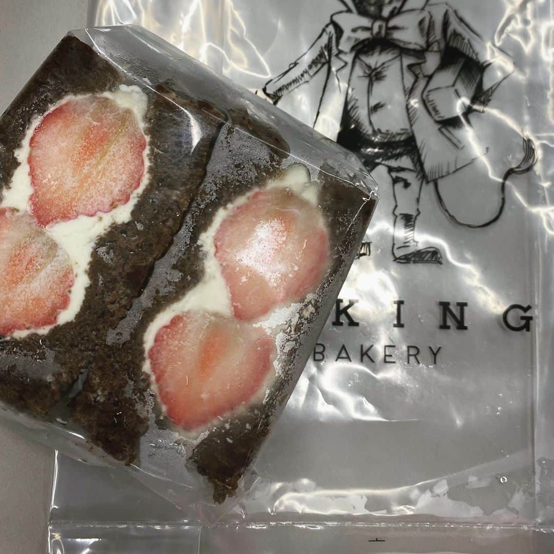 畑野ひろ子のインスタグラム：「今日の撮影で行ったロケ場所のパン屋さんが、とっても美味しかった😆❤️ @vikingbakery2017」