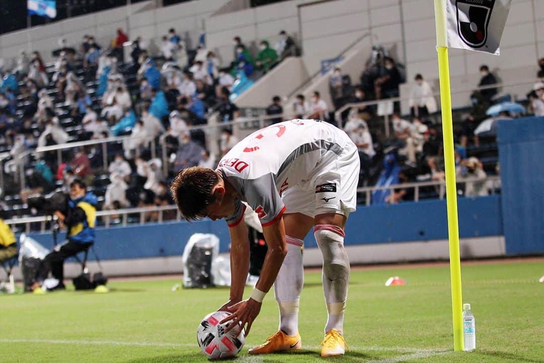 太田宏介のインスタグラム：「『横浜FC戦』 昨日は応援ありがとうございました。 横浜FCは僕がキャリアをスタートさせたクラブ。 2008年に退団してから初めての対戦でしたが、悔しい結果となってしまいました。 週末に向けてまたいい準備をします。 #grampus  #太田宏介」