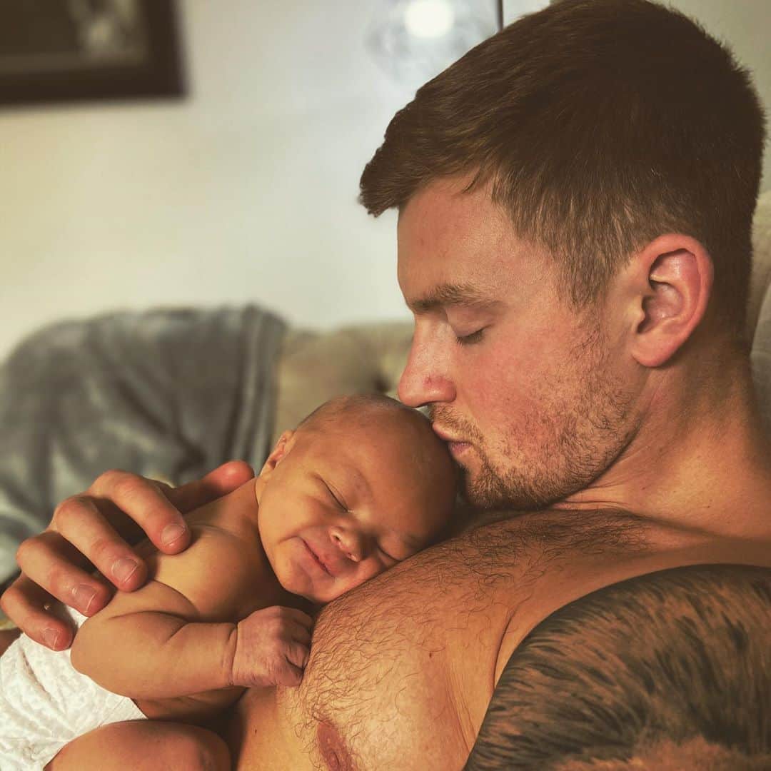 アダム・ピーティのインスタグラム：「I’ll be there whenever you need me son. You motivate me to become a better person in every single way 🙏🏼」