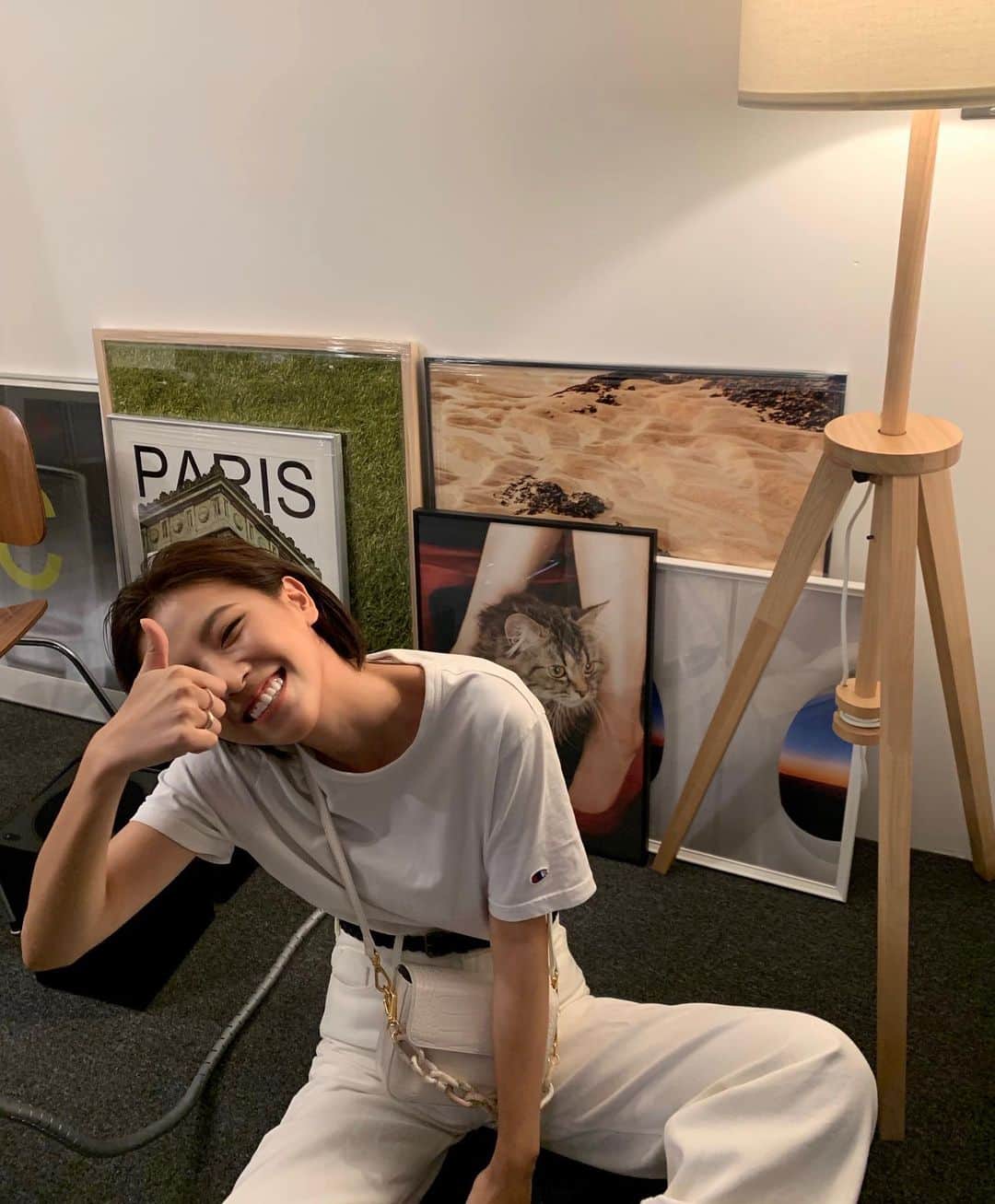 ペ・ダビンのインスタグラム：「#gift #from @bague_official  돌아온 월요일 #브람스를좋아하세요 #밤10시」
