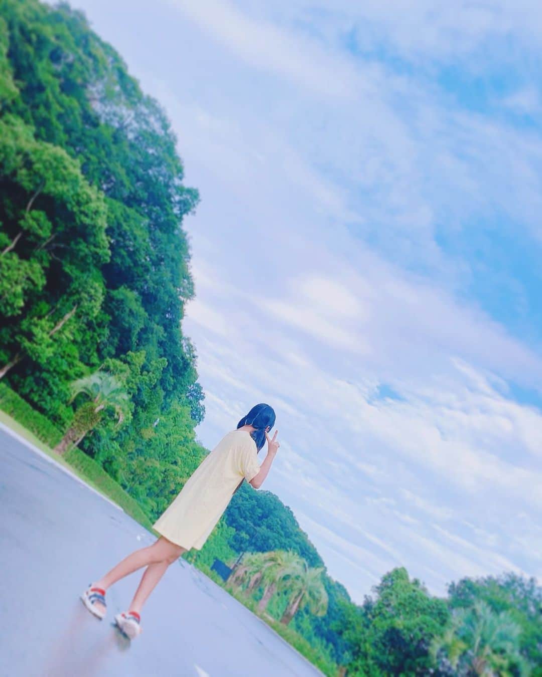 りりりのインスタグラム：「大自然🌳🌳🌳 #りりり #映え #海外みたい #空きれい」