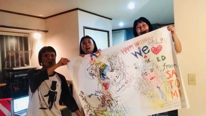 ディアフーフのインスタグラム：「Happy Birthday Ed! We miss you!! From Satomi, Nancy and Noriko💖💗💛」