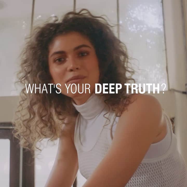 Schutzのインスタグラム：「WHAT’S YOUR DEEP TRUTH? • DEEP STRONG . #SchutzDeepTruth #NewIn @valentts」