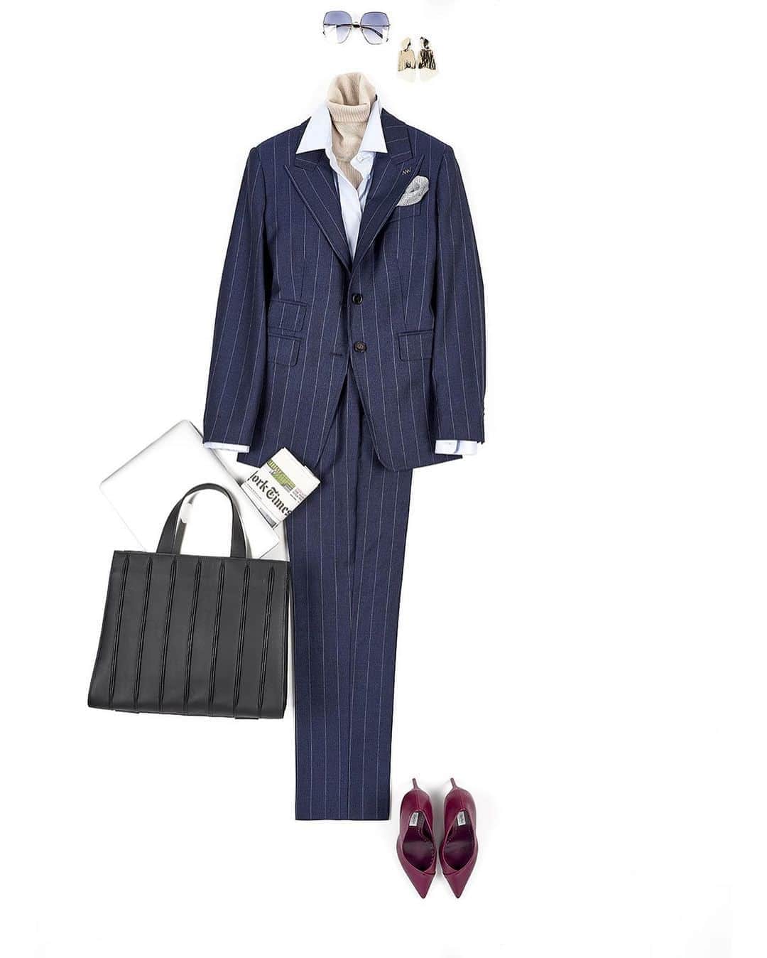 マックスマーラさんのインスタグラム写真 - (マックスマーラInstagram)「Impeccable styles and classic men's suit fabrics that answer the dressing needs of a modern woman. Whether combined over a dress, skirt or jeans, the canvassed jacket is the timeless piece. Discover how to mix and match the #MaxMaraFW20 single-breasted blazer in pinstriped pure wool twill at maxmara.com.  #MaxMara #FW20」9月14日 21時05分 - maxmara