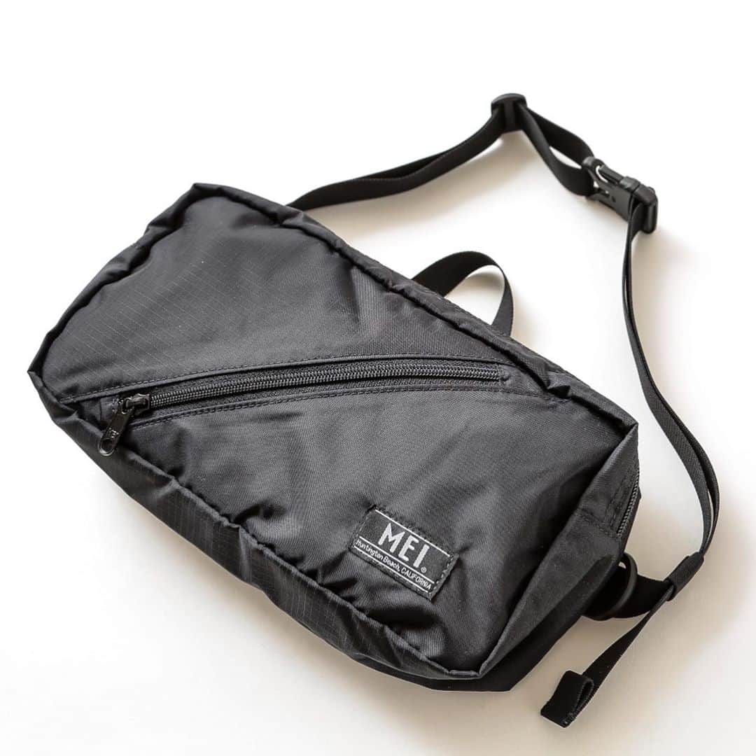 MEI(メイ) のインスタグラム：「MEI SUSTAINABLE PRODUCTS  MEI-000-208001 SUSTAINABLE HIP SHOT ¥4,900＋TAX  #mei #meibag #mei_bag #メイ #メイバッグ #recyclednylon #リサイクルナイロン #sustainable #サスティナブル #bodybag #ボディバッグ #hipshot #ヒップショット #outdoor #アウトドア」