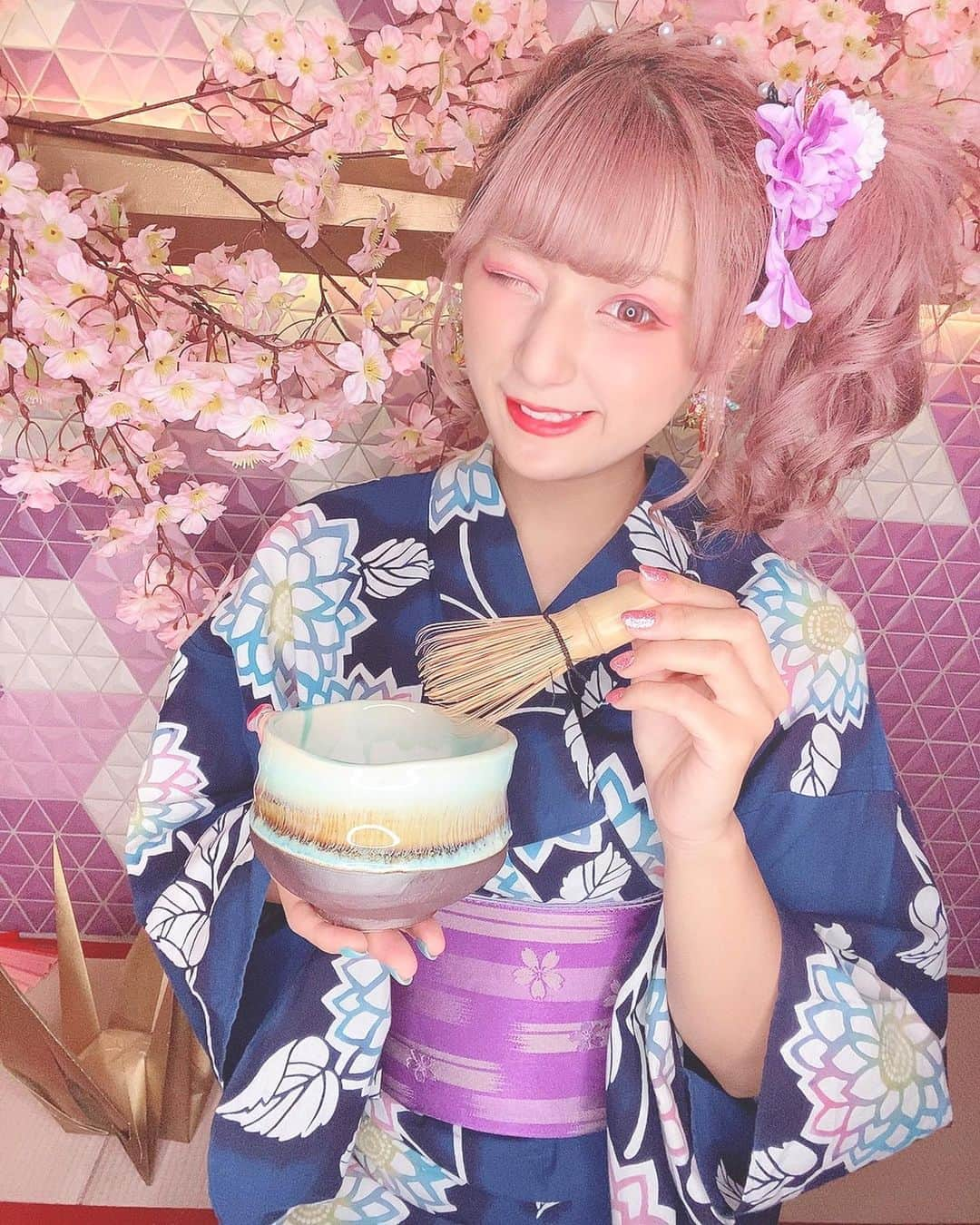 しなこさんのインスタグラム写真 - (しなこInstagram)「可愛いホテルで撮影しました🌸 @moshimoshi_rooms  #moshimoshirooms」9月14日 21時34分 - ssshinako