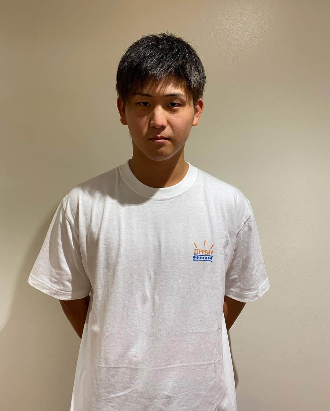 高橋昂也のインスタグラム：「仲良くさせてもらってる松尾大河くんが Tシャツをデザインしたみたいなので、皆さんも是非着てみてください！！！ また、ロングTシャツも出るみたいなので オススメです！  #ZIPPENY #ジパニー」